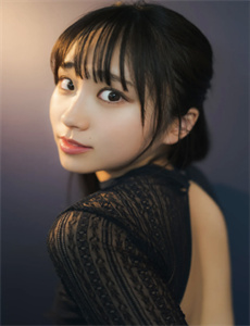 《美女被男人撕衣舔胸-潜行吧 奈亚子w》