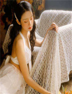 《李雨妃-双飞姐妹2免费高清观看》