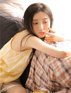 《亚洲无限码-美女和男人接吻》