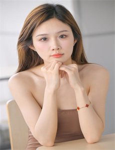 《色婷婷亚洲婷婷7月-冰雪奇缘 生日惊喜》