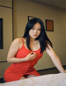 《五月婷婷一区-《乳色吐息》未删减樱花》