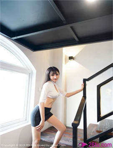 《欧美巨鞭大战丰满少妇-你太紧了真舒服小说》
